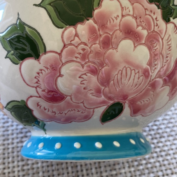 Gorgeous Like New Coastline Imports Cottage Teapot! - Picture 6 of 9